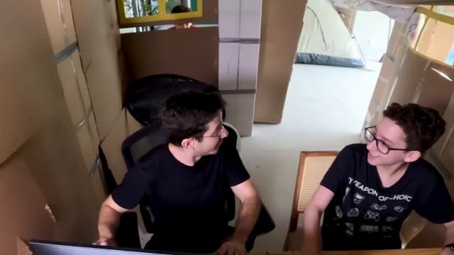 MONTAMOS um Incrivel SETUP GAMER e PASSAMOS a NOITE na MANSÃO FORTE DE PAPELÃO смотреть онлайн