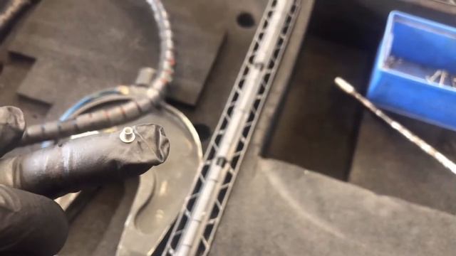 Ремонт новой БМВ X1 BMW Кузовной ремонт на клей в Германии смотреть онлайн