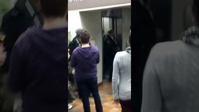 Tim Hudak Greeted By BLAST Protestors At Brock смотреть онлайн