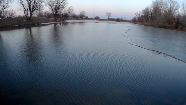 Февральская рыбалка на спиннинг с воблерами. Неожиданный добрый гость./February fishing for spinnin смотреть онлайн