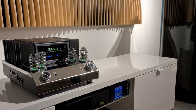 Unboxing Mcintosh MCD85 4K смотреть онлайн