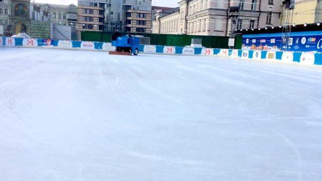 Как залить ледяной каток. Детский каток - как заливают лед на открытом катке. смотреть онлайн