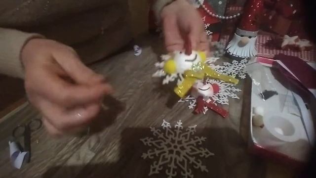 Новогодний декор из фоамирана своими руками - Снежинка-Снеговик и Дед Мороз смотреть онлайн