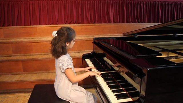 И. С. Бах Маленькая прелюдия № 4 D dur Исп. Беседина Софья, 10 лет преп. Войтушко Е.А. смотреть онлайн