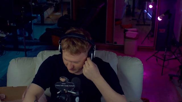 ДК ОТКРЫВАЕТ ПОДАРКИ ЗРИТЕЛЕЙ #4 смотреть онлайн