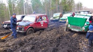 Стоковый ЛУАЗ и ГАЗ 69 против Нивы и УАЗа. Что делать, когда все застряли? Не Тормози.