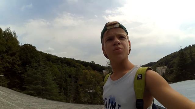 VLOG: Заброшенный ИНТЕРНАТ | Купаемся в МОРЕ смотреть онлайн