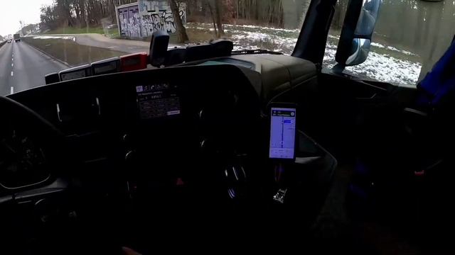 По Польше под знаки ограничения высоты. Мост 3.9м и 3.8м. Прошёл. смотреть онлайн