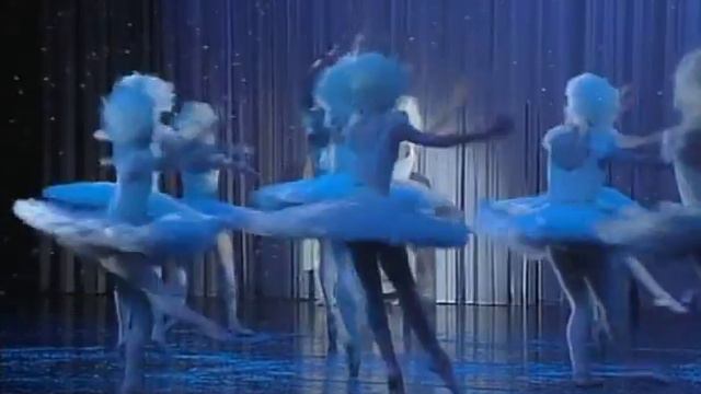 Dance of Snowflakes смотреть онлайн