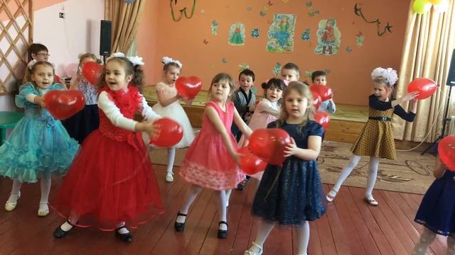 Танец с сердечками на 8 марта для милых мам. смотреть онлайн