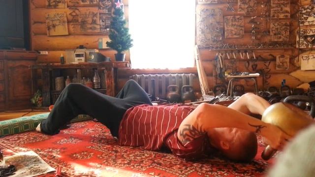 Проба на трицепс гирю 50 кг. лежа смотреть онлайн