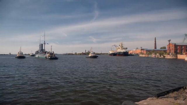 Cruiser Aurora arrives to Kronstadt смотреть онлайн