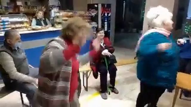 Танцы в санатории под казахскую мелодию. смотреть онлайн
