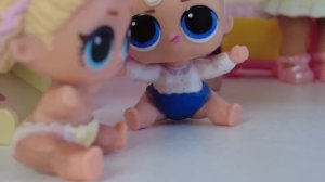 ВРЕДНАЯ ШОКОЛАДКА! Воспитатели в больнице( Малыши ЛОЛ LOL сюрприз в детском садике куклы мультики