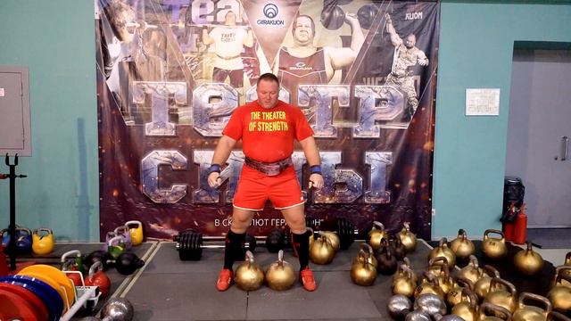 ПАРНЫЙ ШВУНГ-140 КГ! ГИРИ ПО 70 КГ.АЛЕКСАНДР КЛЮШЕВ.TWO-HAND A PAIR OF 70 KG KETTLEBELLS PUSH PRESS смотреть онлайн