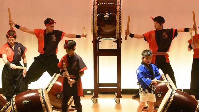 JapaneseTraditionalmusic和太鼓・三味線・琴・篠笛　和楽器演奏コンサート　夢蔵〜MUSASHI〜 смотреть онлайн