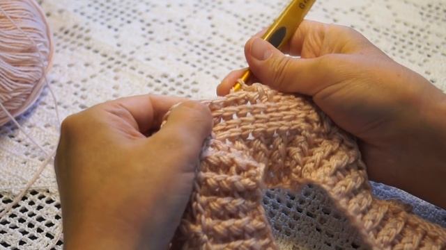 Шапка - берет "Листья" ,how to crochet a hat ( Ш № 92) смотреть онлайн