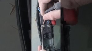 Как отсоединить провода из кнопки перфоратора BOSCH