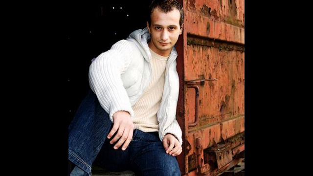 Elvis Fontana sings "Secret Combination" by Kalomira смотреть онлайн