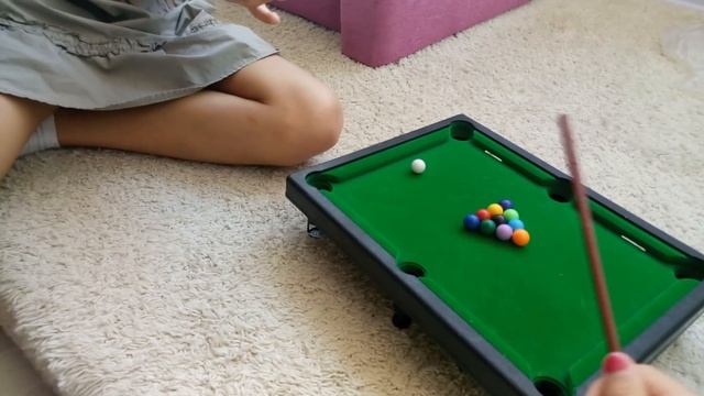 Обзор на офигенную игру бильярд!!! смотреть онлайн