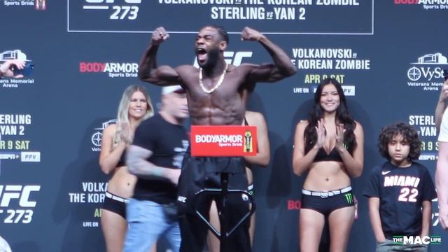 Финальные БИТВЫ ВЗГЛЯДОВ UFC 273 / Чимаев - Бернс / Петр Ян - Стерлинг / Слова перед боем смотреть онлайн