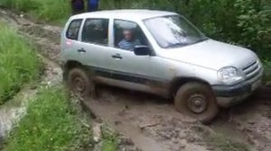 Шевроле нива в грязи