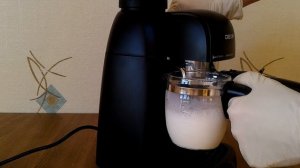 Работа капучинатора с насадкой (молоко м.д.ж. 3,4%). DEXP EM-800