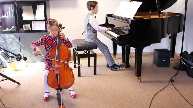 Sonata in C Major, Allegro, Jean Baptiste Bréval, played by Luisa (8 yrs.) & Leo (10 yrs.) смотреть онлайн