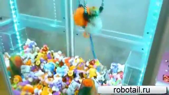 Кран машина для конфет и брелков от компании Robotic Retailers смотреть онлайн