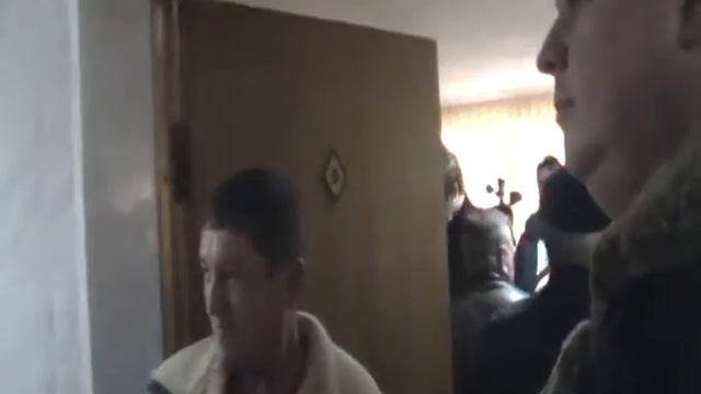 На сессию Сакского горсовета СМИ не пускают.MP4 смотреть онлайн