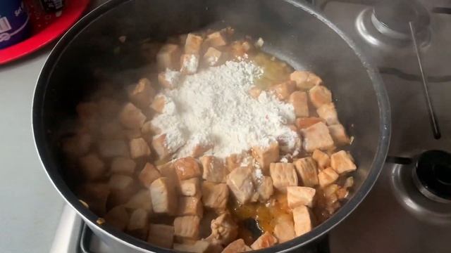 Гуляш | Гуляш из свинины с подливкой | Что приготовить на обед смотреть онлайн