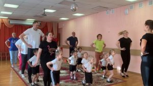 «Веселая зарядка» для детей и родителей.