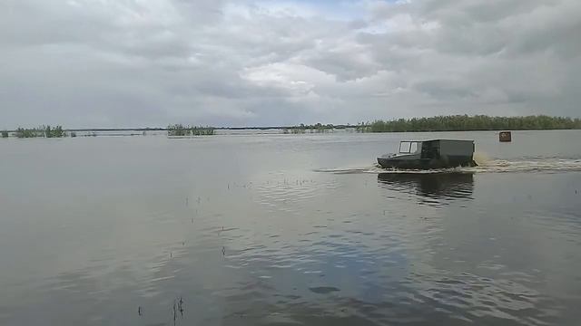 Гусеничный вездеход, тесты - вода. смотреть онлайн