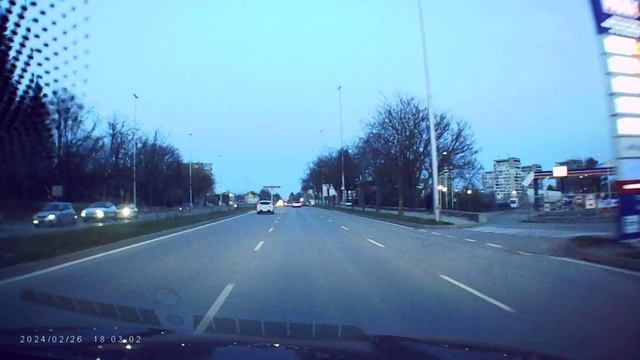 Как не се минава Кръговото в Шумен на Практикер смотреть онлайн