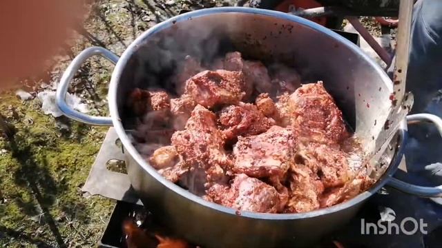 Мясо на мангале в казане по Таджикски. смотреть онлайн