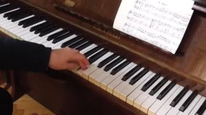 Разучиваем на ф-но :Тюрк Ариозо (Красивые пьесы для начинающих).