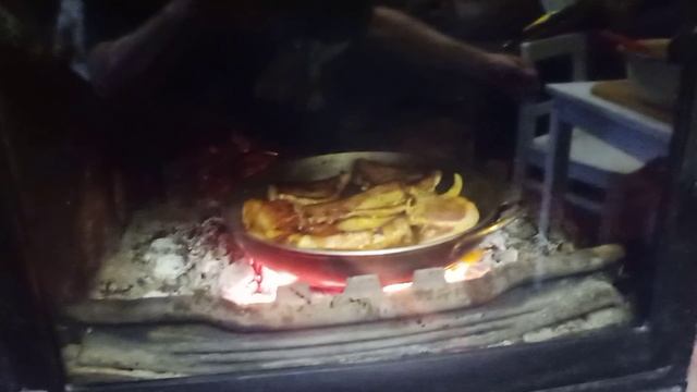 готовим мясо в камине
