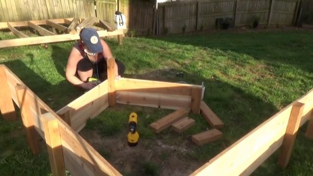 DIY Raised Garden Beds from Cedar Fence Pickets смотреть онлайн