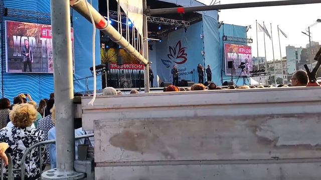 Уличные музыканты Владивостока Песня о далёкой родине смотреть онлайн