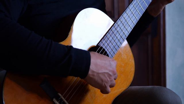 Robert de Visee - Bourrée. Guitar: Edgar Ramírez. смотреть онлайн