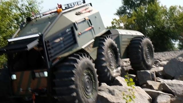 SHERP the Ultimate Survival Machine! смотреть онлайн