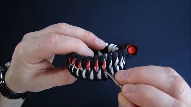 How to Make a Bloody Teeth-Wide Shark Jaw Bone Paracord Bracelet смотреть онлайн