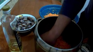 Приготовление рыбной консервы. Консервы из мелкой рыбы в скороварке.