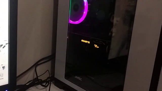 RGB Fusion 2.0 Gigabyte RX570 смотреть онлайн