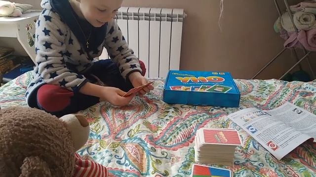 Играем в игру уно (продолжение карантина) смотреть онлайн
