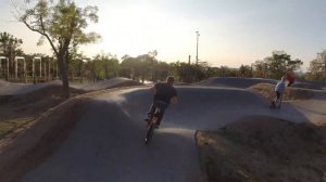 Раскатил на памп-треке.BMX BMX-PARK.трюки на BMX.