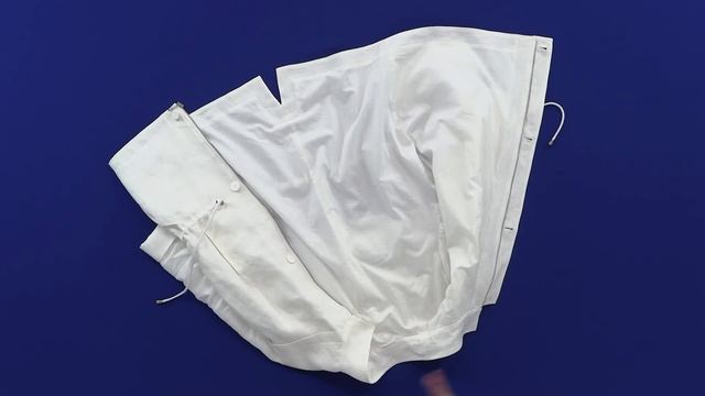Стильная парка из белого льна на батистовой подкладке с отлётными деталями. Обзор готового изделия. смотреть онлайн