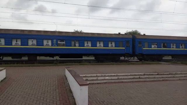 ВЛ80к-2027 с пассажирским поездом #147/148 Киев Одесса смотреть онлайн