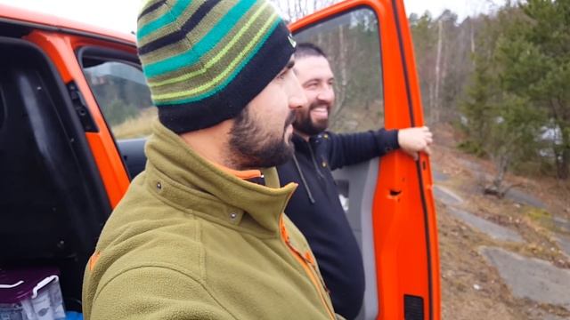 Озерная ловля плотвы и окуня на фидер в ноябре. Рыбалка с Олегом Квициния : Vlog #5 смотреть онлайн