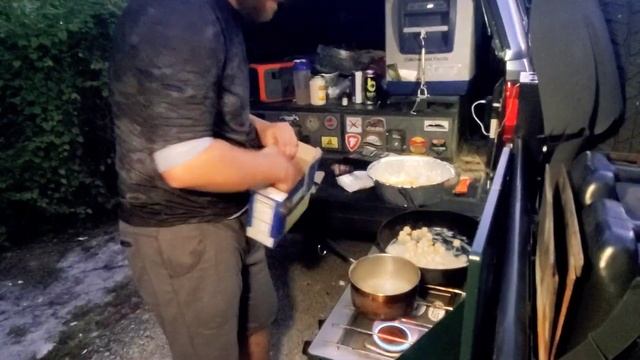 Lodge Dutch Oven- Stuffed Pasta With Scallops смотреть онлайн